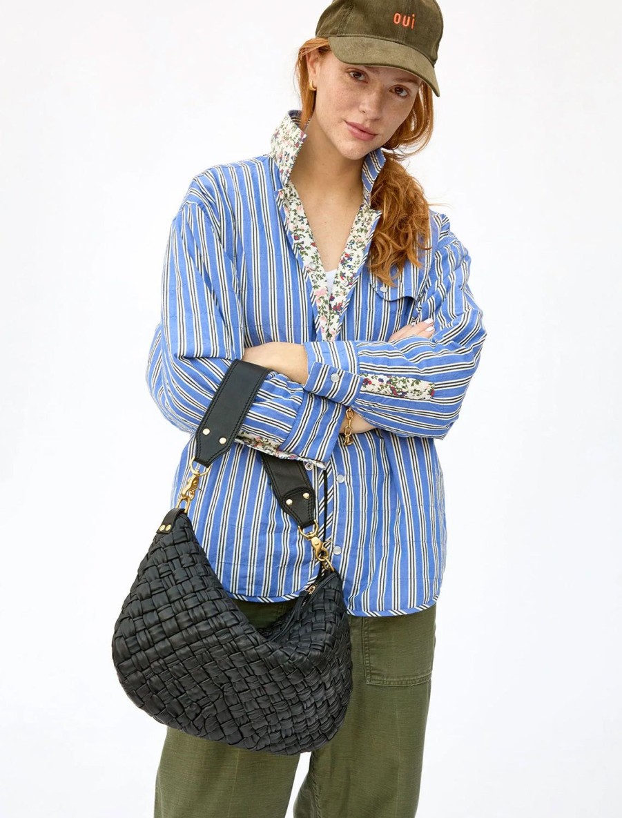 New Moyen Messenger In Black Puffy Woven Shoulder Bags