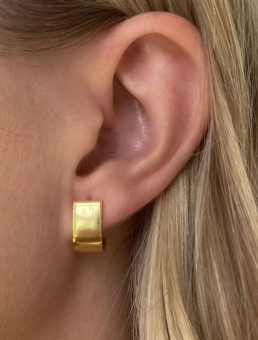 Wholesale Chloe Hoops In Gold Hoops