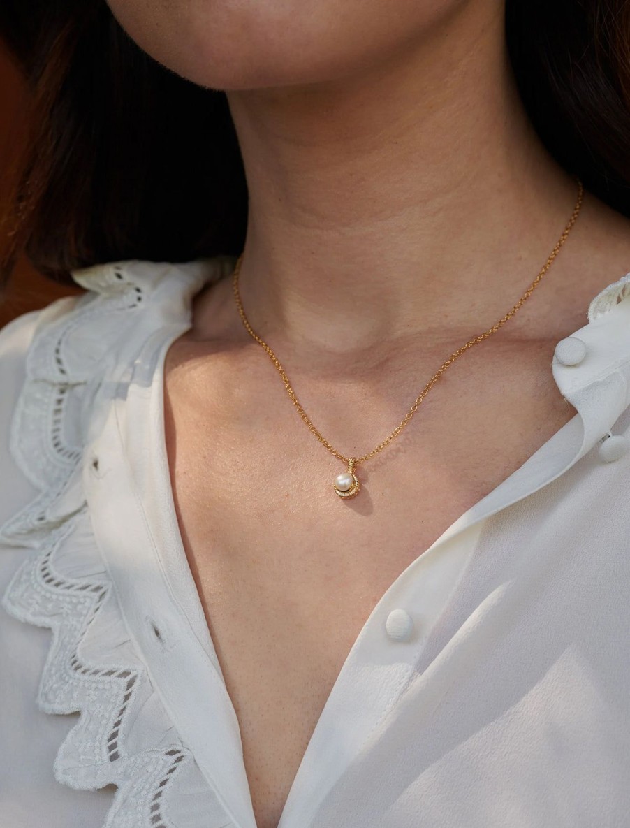 Online Small Pearl Drop Necklace In Gold Delicate